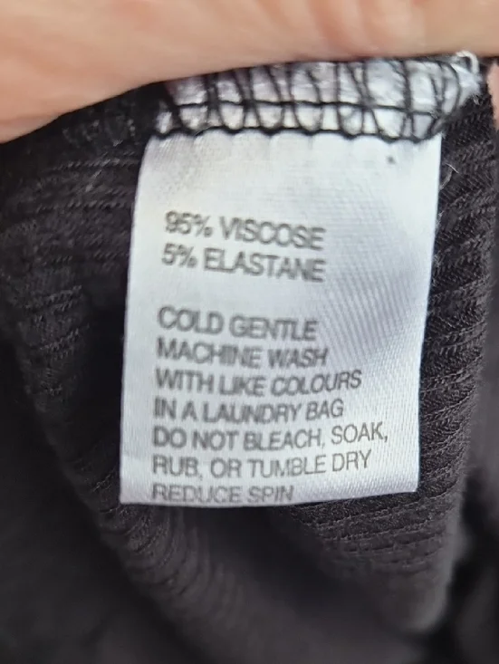 Maternity Ripe Black Ribbed Scoop Neck Tank with Button Front - Picture 3 of 6